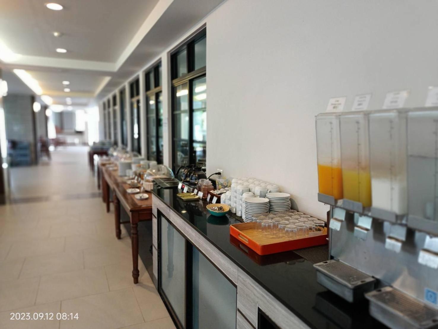 Mangrove Prestige Hotel Na Chom Thian Buitenkant foto