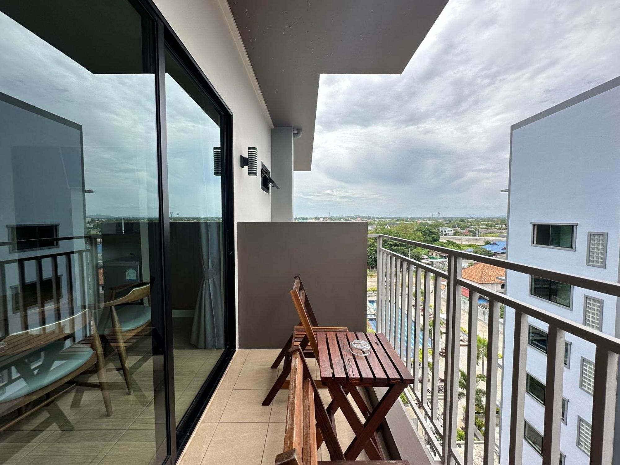 Mangrove Prestige Hotel Na Chom Thian Buitenkant foto